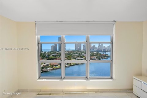 Condominio en venta en Aventura, Florida, 3 dormitorios, 159.98 m2 № 1995015 - foto 15