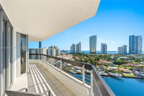 Condominio en venta en Aventura, Florida, 3 dormitorios, 159.98 m2 № 1995015 - foto 4