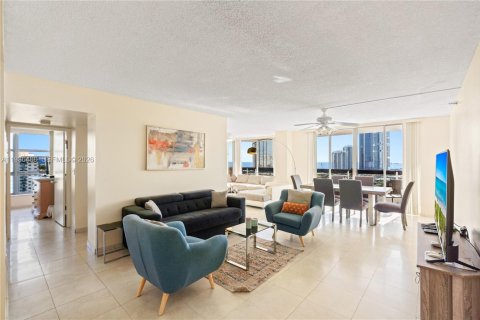 Condominio en venta en Aventura, Florida, 3 dormitorios, 159.98 m2 № 1995015 - foto 9