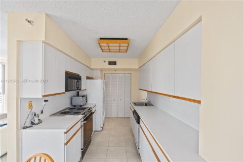Condominio en venta en Aventura, Florida, 3 dormitorios, 159.98 m2 № 1995015 - foto 12