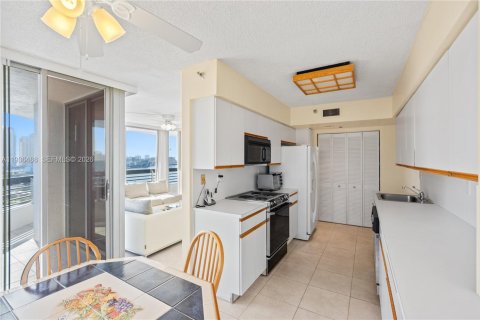 Condominio en venta en Aventura, Florida, 3 dormitorios, 159.98 m2 № 1995015 - foto 11