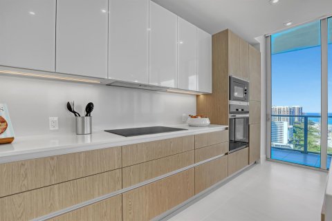 Condominio en venta en Riviera Beach, Florida, 2 dormitorios, 191.84 m2 № 2146555 - foto 6