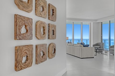 Condominio en venta en Riviera Beach, Florida, 2 dormitorios, 191.84 m2 № 2146555 - foto 3