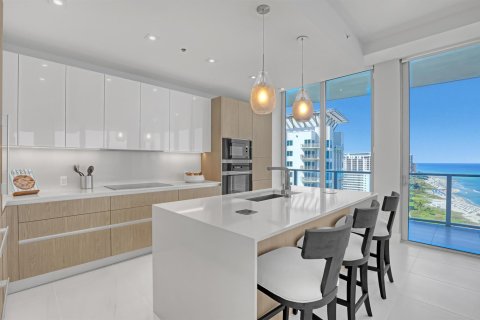 Condominio en venta en Riviera Beach, Florida, 2 dormitorios, 191.84 m2 № 2146555 - foto 5
