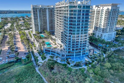 Condominio en Riviera Beach, Florida, 2 dormitorios  № 2146555