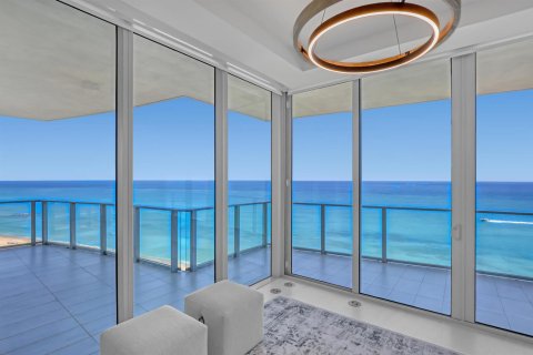 Condominio en venta en Riviera Beach, Florida, 2 dormitorios, 191.84 m2 № 2146555 - foto 15