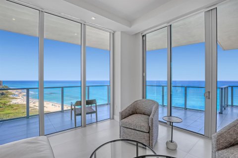 Condominio en venta en Riviera Beach, Florida, 2 dormitorios, 191.84 m2 № 2146555 - foto 12
