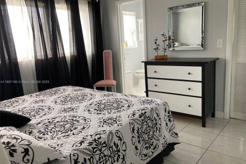 Купить кондоминиум в Дания-Бич, Флорида 1 спальня, 57.6м2, № 1948730 - фото 7