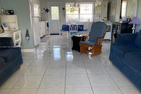 Купить кондоминиум в Дания-Бич, Флорида 1 спальня, 57.6м2, № 1948730 - фото 2