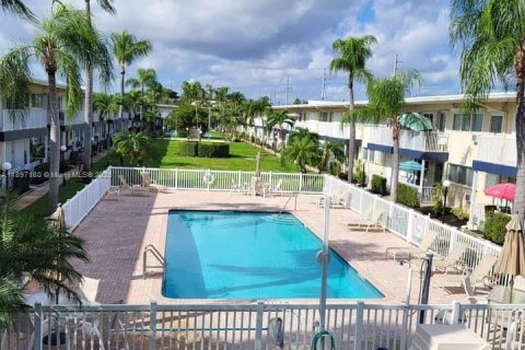 Купить кондоминиум в Дания-Бич, Флорида 1 спальня, 57.6м2, № 1948730 - фото 13