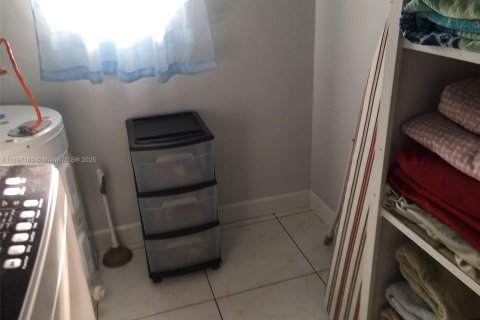 Купить кондоминиум в Дания-Бич, Флорида 1 спальня, 57.6м2, № 1948730 - фото 15