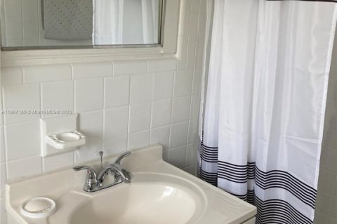 Купить кондоминиум в Дания-Бич, Флорида 1 спальня, 57.6м2, № 1948730 - фото 10