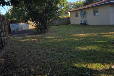 Снять в аренду виллу или дом в Майами, Флорида 3 спальни, 143.07м2, № 1988472 - фото 15