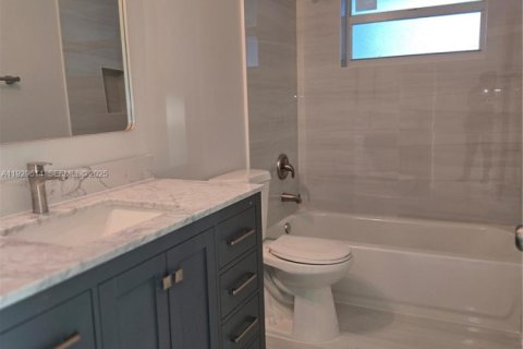 Снять в аренду виллу или дом в Майами, Флорида 3 спальни, 143.07м2, № 1988472 - фото 7