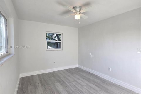 Снять в аренду виллу или дом в Майами, Флорида 3 спальни, 143.07м2, № 1988472 - фото 13