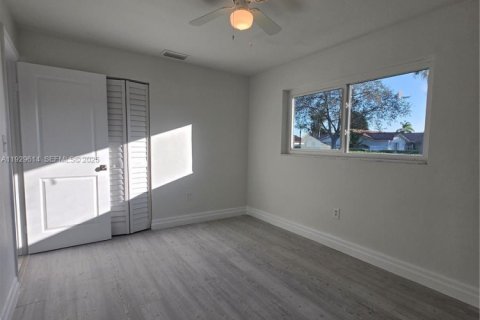 Снять в аренду виллу или дом в Майами, Флорида 3 спальни, 143.07м2, № 1988472 - фото 10