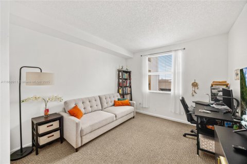 Copropriété à vendre à Sunny Isles Beach, Floride: 2 chambres, 95.13 m2 № 1979368 - photo 20