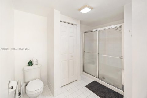 Copropriété à vendre à Sunny Isles Beach, Floride: 2 chambres, 95.13 m2 № 1979368 - photo 19