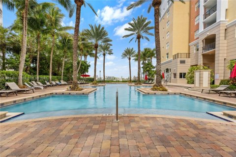 Copropriété à vendre à Sunny Isles Beach, Floride: 2 chambres, 95.13 m2 № 1979368 - photo 29