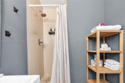 Condominio en venta en Miami Beach, Florida, 1 dormitorio, 50.45 m2 № 1972438 - foto 17