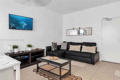 Condominio en venta en Miami Beach, Florida, 1 dormitorio, 50.45 m2 № 1972438 - foto 9