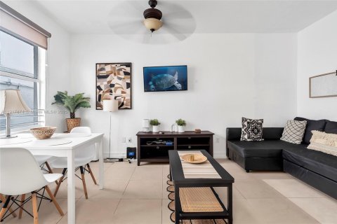 Condominio en venta en Miami Beach, Florida, 1 dormitorio, 50.45 m2 № 1972438 - foto 4