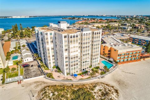 Condominio en alquiler en Saint Pete Beach, Florida, 2 dormitorios, 139.35 m2 № 251588 - foto 3