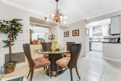 Condo in Hollywood, Florida, 2 bedrooms  № 1857424 - photo 7