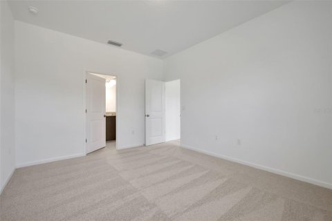 House in Tavares, Florida 4 bedrooms, 148.46 sq.m. № 1547163 - photo 19