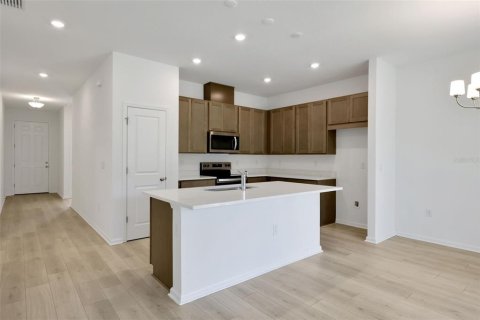 House in Tavares, Florida 4 bedrooms, 148.46 sq.m. № 1547163 - photo 14