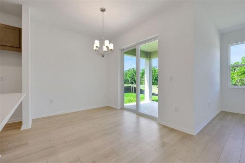 House in Tavares, Florida 4 bedrooms, 148.46 sq.m. № 1547163 - photo 17