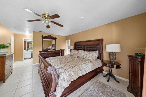 House in Palm Bay, Florida 4 bedrooms, 206.8 sq.m. № 1846841 - photo 24
