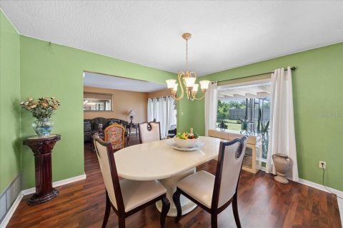 House in Palm Bay, Florida 4 bedrooms, 206.8 sq.m. № 1846841 - photo 8