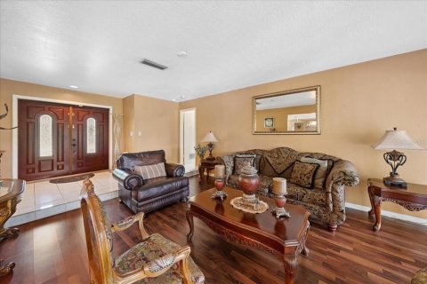House in Palm Bay, Florida 4 bedrooms, 206.8 sq.m. № 1846841 - photo 6