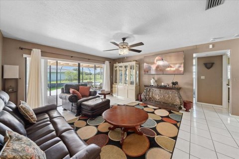 House in Palm Bay, Florida 4 bedrooms, 206.8 sq.m. № 1846841 - photo 11
