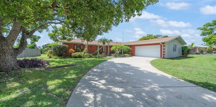 House in Palm Bay, Florida 4 bedrooms, 206.8 sq.m. № 1846841