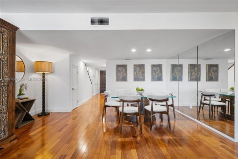 Condominio en venta en Coral Gables, Florida, 3 dormitorios, 172.05 m2 № 2052091 - foto 20