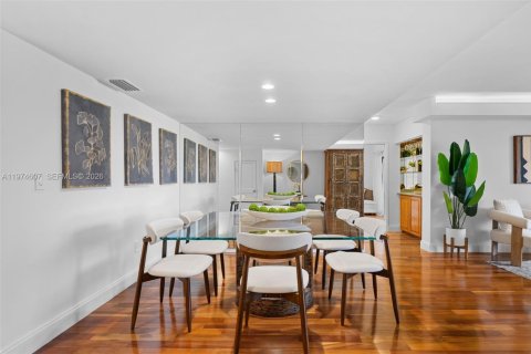 Condominio en venta en Coral Gables, Florida, 3 dormitorios, 172.05 m2 № 2052091 - foto 19