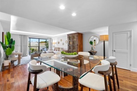 Condominio en venta en Coral Gables, Florida, 3 dormitorios, 172.05 m2 № 2052091 - foto 18