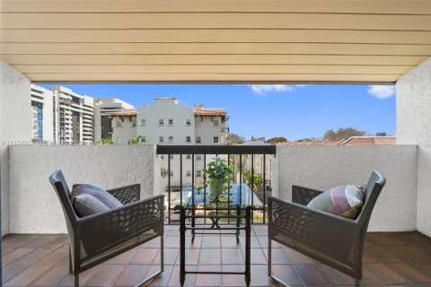 Condominio en venta en Coral Gables, Florida, 3 dormitorios, 172.05 m2 № 2052091 - foto 7