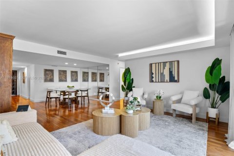Condominio en venta en Coral Gables, Florida, 3 dormitorios, 172.05 m2 № 2052091 - foto 22