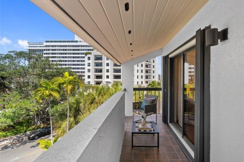 Condominio en venta en Coral Gables, Florida, 3 dormitorios, 172.05 m2 № 2052091 - foto 14