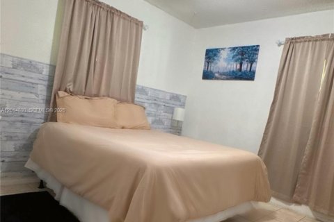Villa ou maison à louer à North Miami Beach, Floride: 4 chambres, 103.86 m2 № 2171285 - photo 6