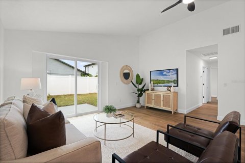 House in Orlando, Florida 3 bedrooms, 127.18 sq.m. № 1900775 - photo 6