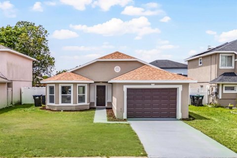 House in Orlando, Florida 3 bedrooms, 127.18 sq.m. № 1900775 - photo 1
