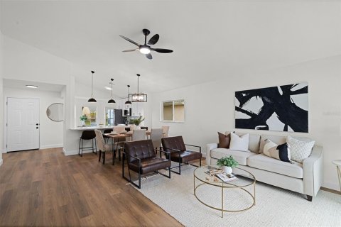 House in Orlando, Florida 3 bedrooms, 127.18 sq.m. № 1900775 - photo 5