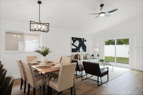 House in Orlando, Florida 3 bedrooms, 127.18 sq.m. № 1900775 - photo 9