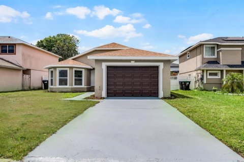 House in Orlando, Florida 3 bedrooms, 127.18 sq.m. № 1900775 - photo 2