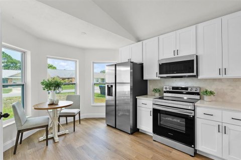 House in Orlando, Florida 3 bedrooms, 127.18 sq.m. № 1900775 - photo 13