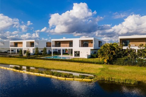 Casa en venta en Weston, Florida, 5 dormitorios, 491.73 m2 № 2002019 - foto 7